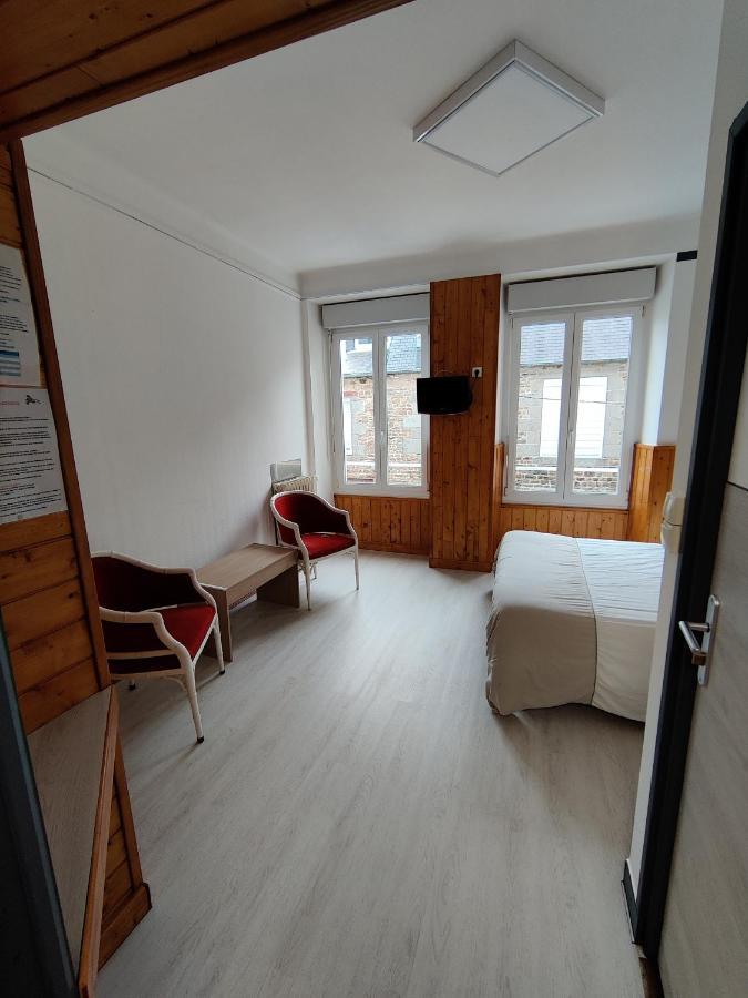 Hotel Saint - Pierre Villedieu-les-Poëles Eksteriør bilde