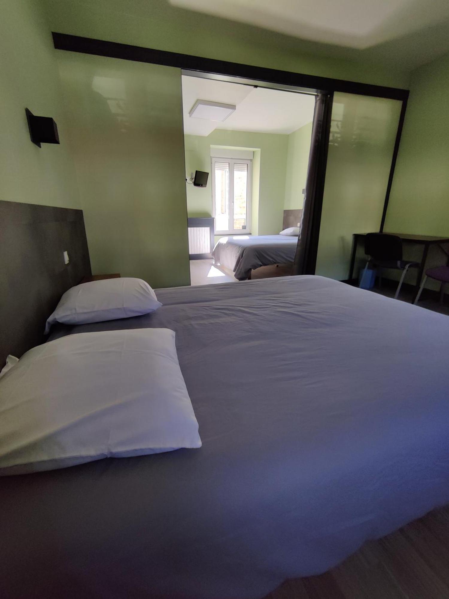 Hotel Saint - Pierre Villedieu-les-Poëles Eksteriør bilde