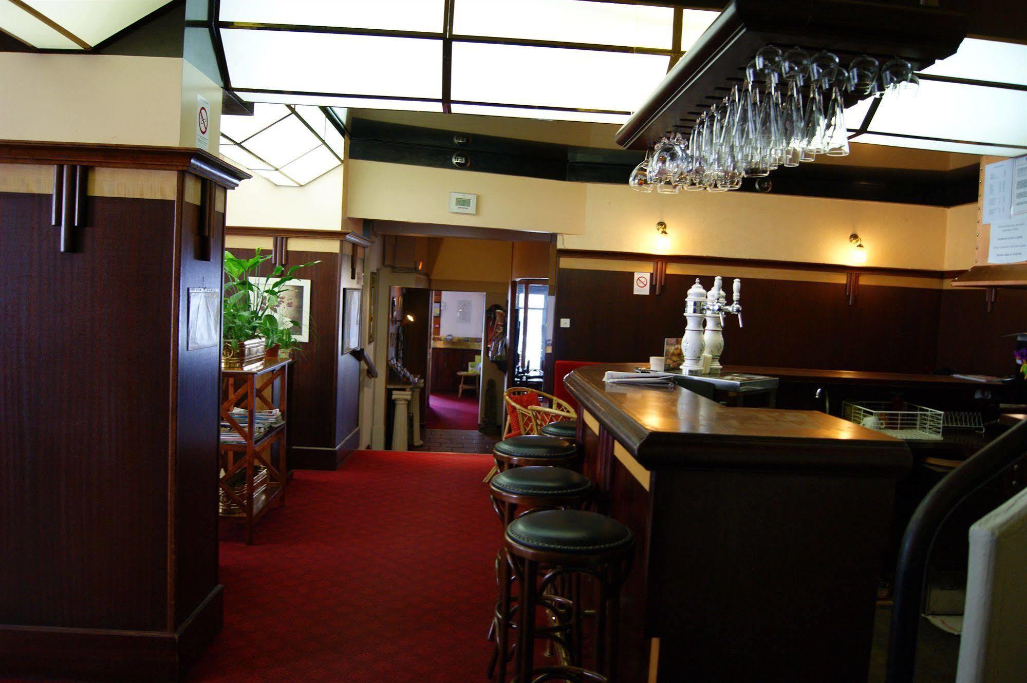 Hotel Saint - Pierre Villedieu-les-Poëles Eksteriør bilde